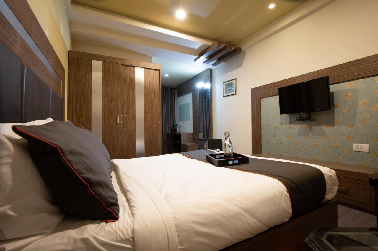 Collection O 80452 Boom Hotel
