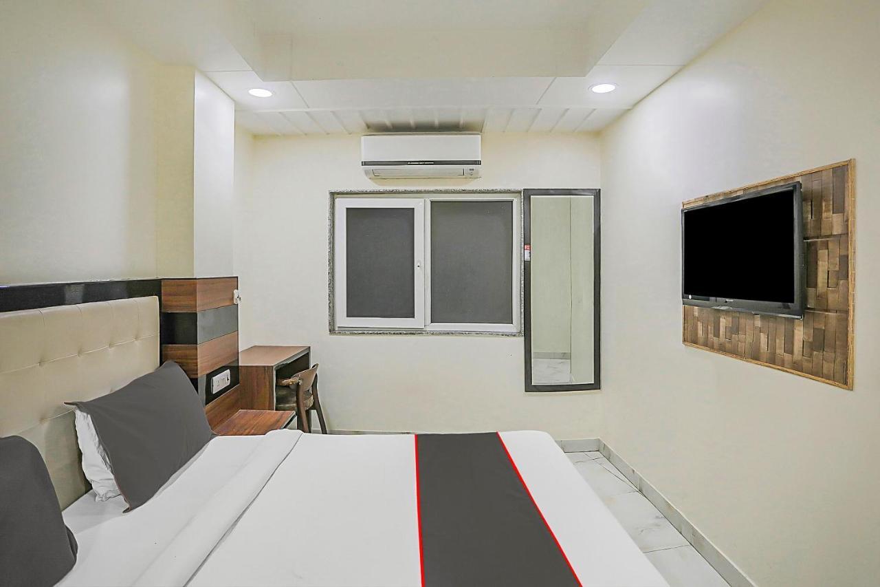Hotel Collection O 80452 Boom New Delhi