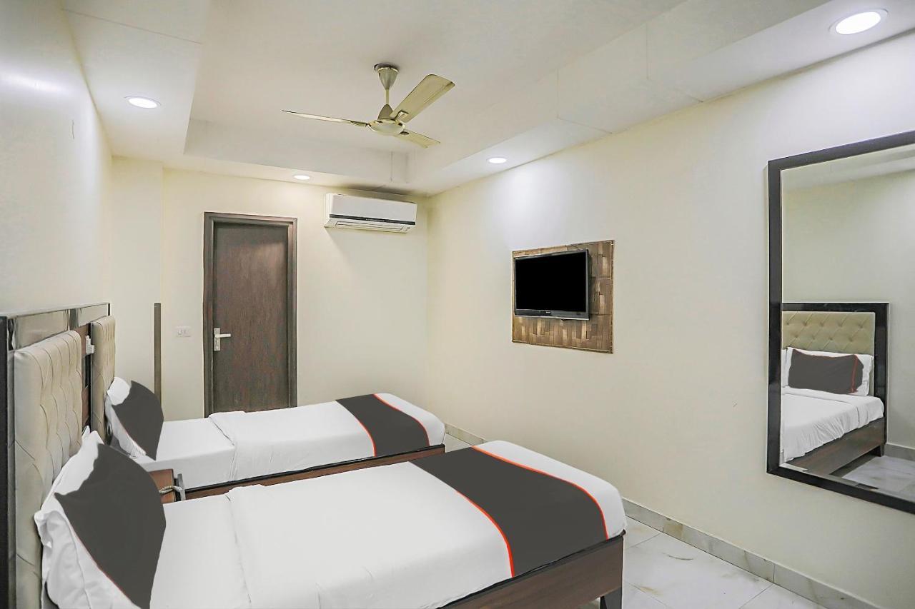 Hotel Collection O 80452 Boom New Delhi